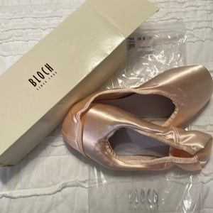 Size 8 3X Bloch European Balance Ballet Shoes